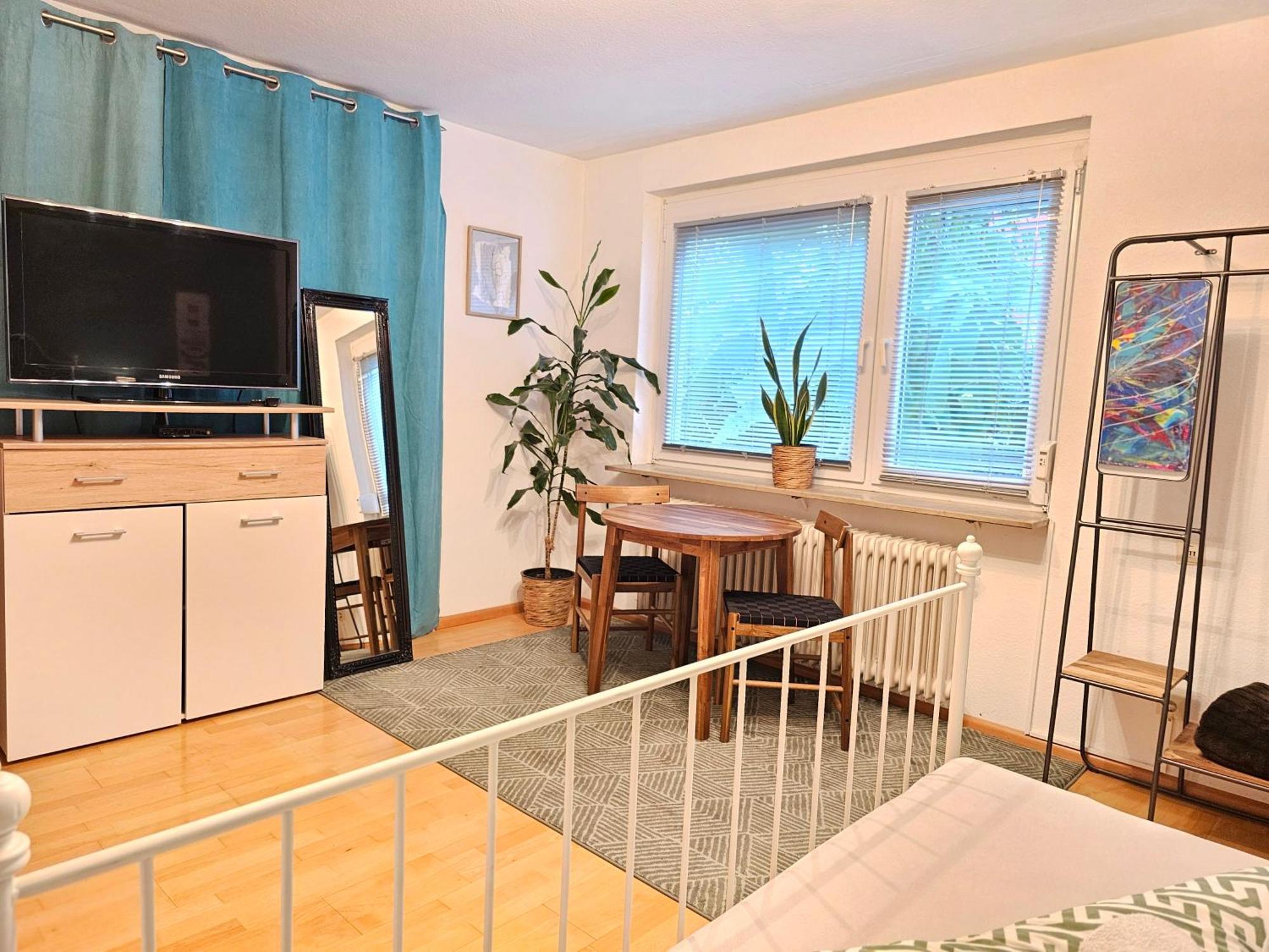 Doppelzimmer 2 I Geteiltes Bad & Kueche I Mit Dem Zug Nur 4 Min Bis Zum Hauptbahnhof Freiburg im Breisgau Buitenkant foto